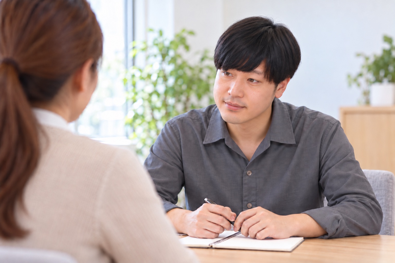 採用のご希望を丁寧に伺う面談のイメージ